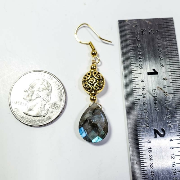 Stunning Labradorite Drop Earrings - Picture 3 of 9